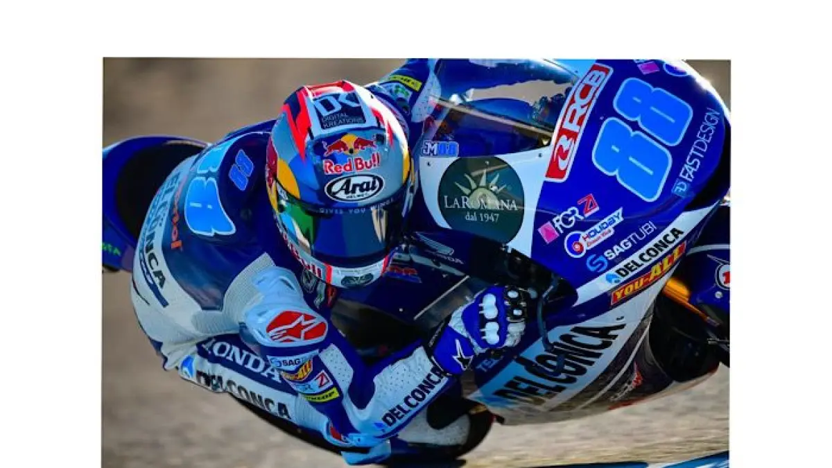Veda Ega Pratama crash di Moto3 Jerez 2026 dan start dari posisi 17, tetapi fans yakin bisa bangkit dan rebut podium.(pinterest)