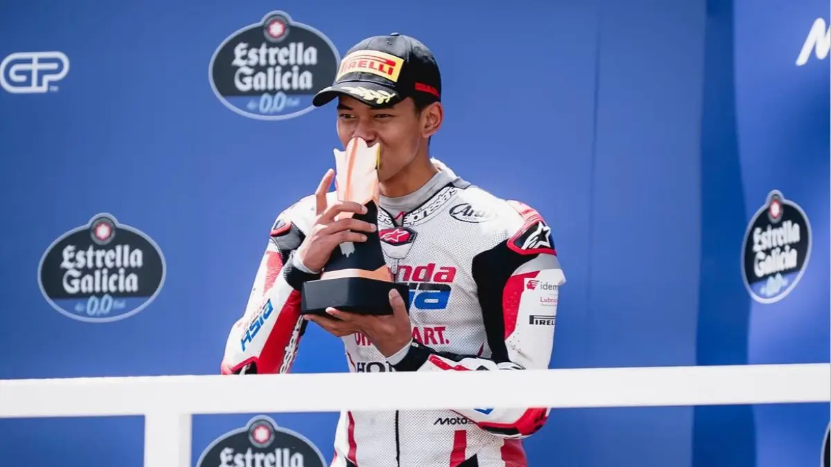 Feda Ega Pratama cetak sejarah jadi pembalap Indonesia pertama yang naik podium Grand Prix Moto3 di Brasil.