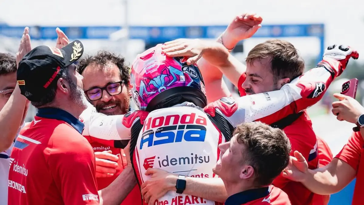 Feda Ega Pratama finis posisi 13 di FP2 Moto3 Catalunya 2026 dan tetap bertahan di papan atas klasemen sementara.