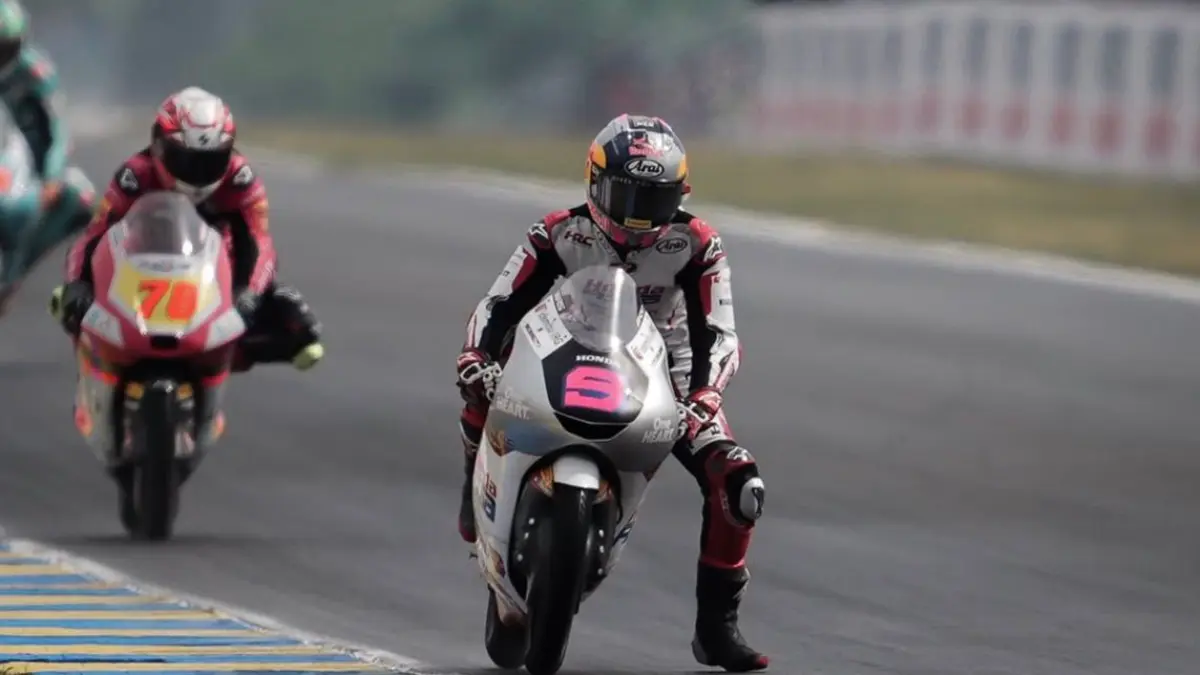 Jadwal Moto3 Catalunya 2026 hari ini: Veda Ega Pratama start P21, race live Trans7 pukul 16.00 WIB.