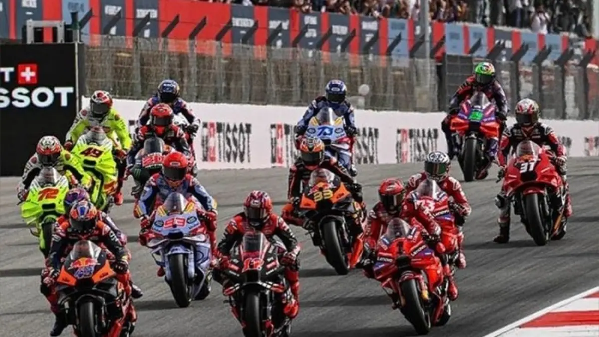 Top speed Moto3 ternyata mampu tembus lebih dari 240 km/jam dan bikin penggemar balap terpukau. (PINTEREST)