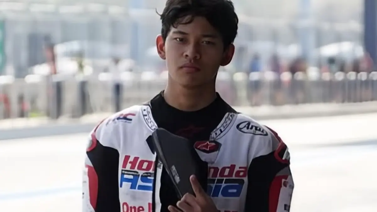 Feda Ega Pratama Moto3 Catalunya bikin kejutan besar finis 8 besar lewat strategi ban cerdas dan race management brilian.