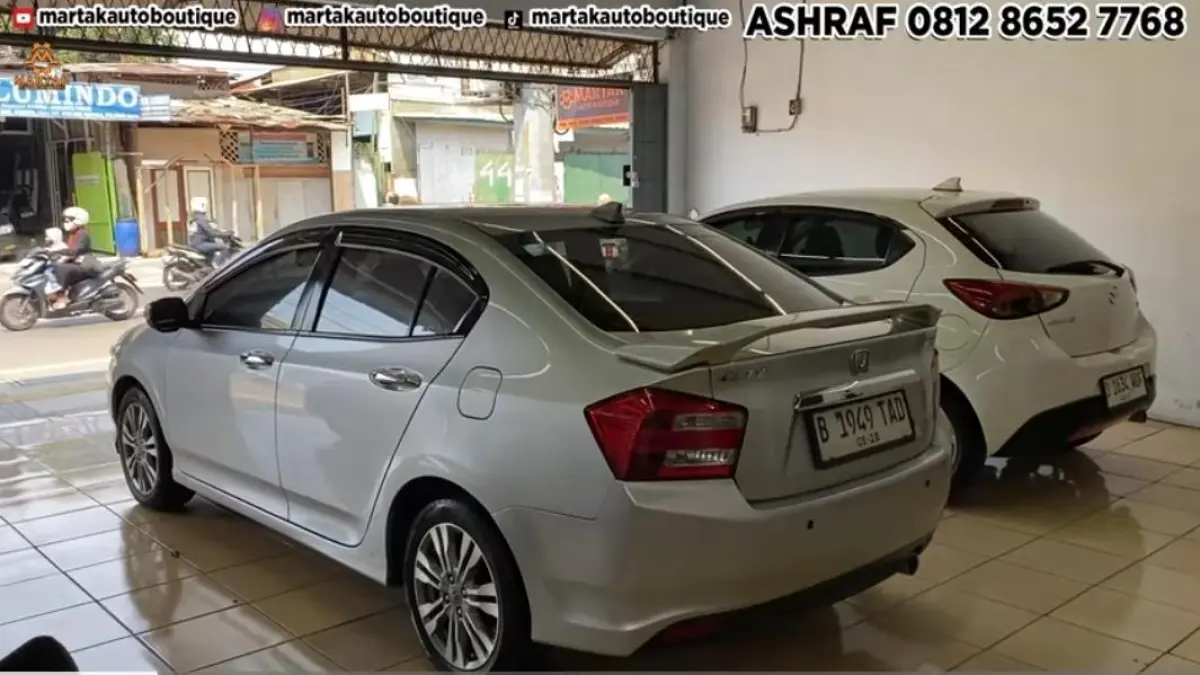 Mazda 2 2015 dan Honda City 2013 jadi pilihan mobil bekas Rp100 jutaan untuk mudik. Simak kelebihan dan kekurangannya.(screenshot youtube)