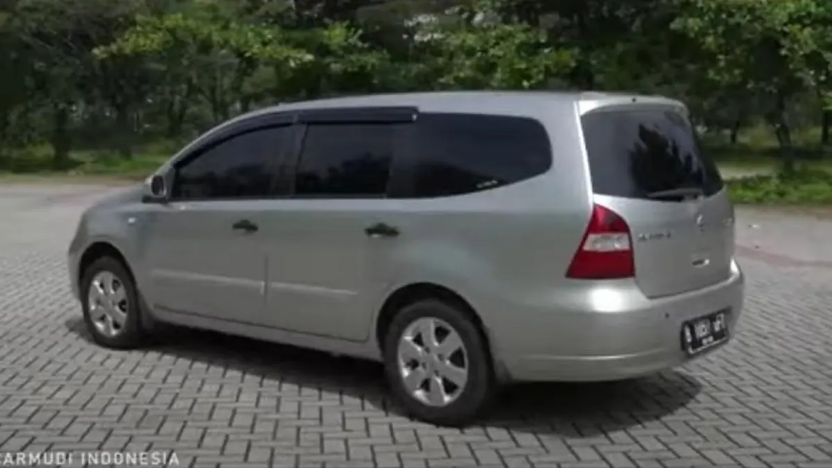 Nissan Grand Livina L11 bekas kini Rp80 jutaan. Simak kelebihan, kekurangan, hingga masalah CVT dan mesin ngelitik.(screenshot youtube)