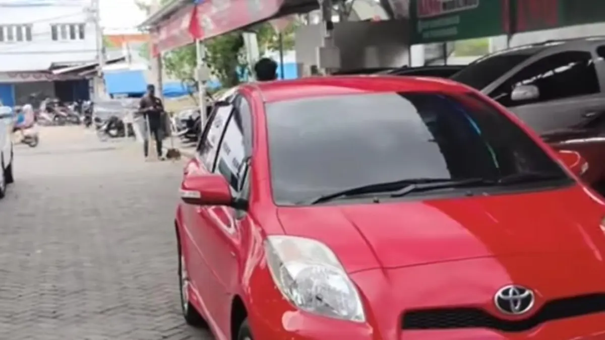 Toyota Yaris Bakpao S Limited 2013 dijual Rp 129 jutaan. Hatchback bandel, irit, keyless, dan minim perawatan.
( screenshot youtube )