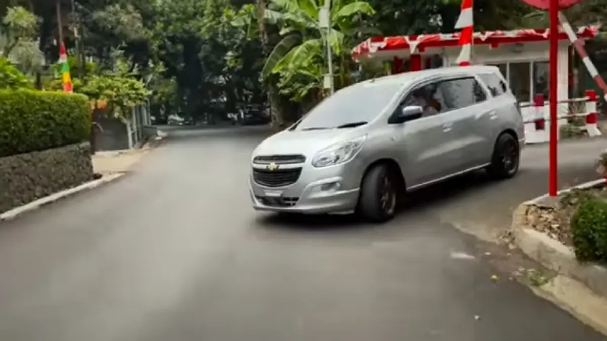Chevrolet Spin bekas masih menarik dibeli karena nyaman dan murah. Simak kelebihan, kekurangan, dan masalah spare part-nya. (screenshot youtube)
