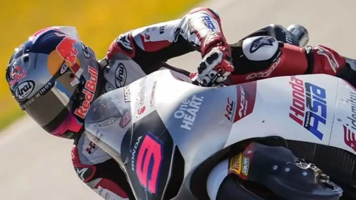 Hasil Moto3 Catalunya: Veda Ega Pratama finis posisi 8 usai start dari grid 21 dan tetap bersaing di papan atas klasemen.
