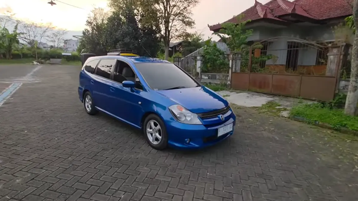 Honda Stream 2004 dijual Rp70 jutaan. Simak kondisi unit, daftar mobil bekas lain, dan alasan Stream masih diburu.
(screenshot youtube)