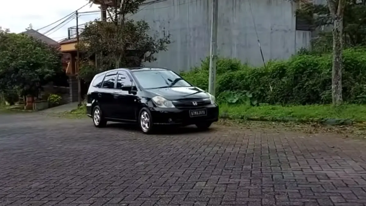 Honda Stream bekas makin diburu. Harga mulai Rp40 jutaan dengan kabin nyaman, mesin irit, dan desain sporty.
(screenshot youtube)