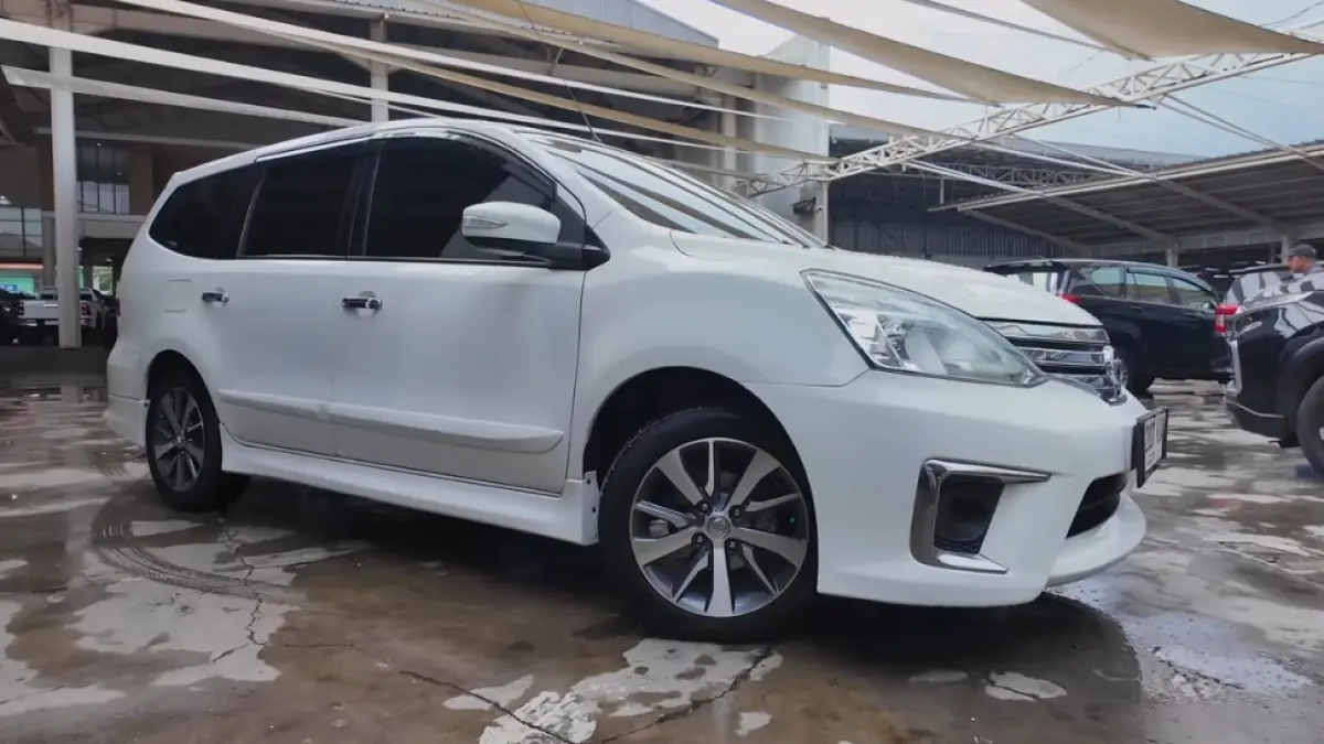 Nissan Grand Livina bekas ternyata masih layak dibeli. Simak 3 kelebihan dan kekurangannya sebelum memilih mobil second.
(screenshot youtube)