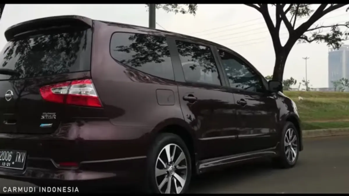 Nissan Grand Livina L11 bekas masih layak dibeli? Simak kelebihan, kekurangan, harga second, dan masalah CVT-nya di sini. (screenshot youtube)