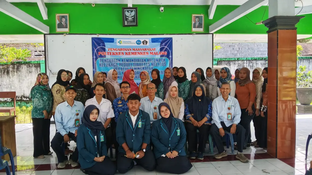 Politeknik Kesehatan Kementerian Kesehatan Malang (Polkesma) Kampus 3 Blitar bersama Pemerintah Desa Karangrejo Blitar dalam upaya pencegahan dan pengendalian diabetes melitus (DM).  