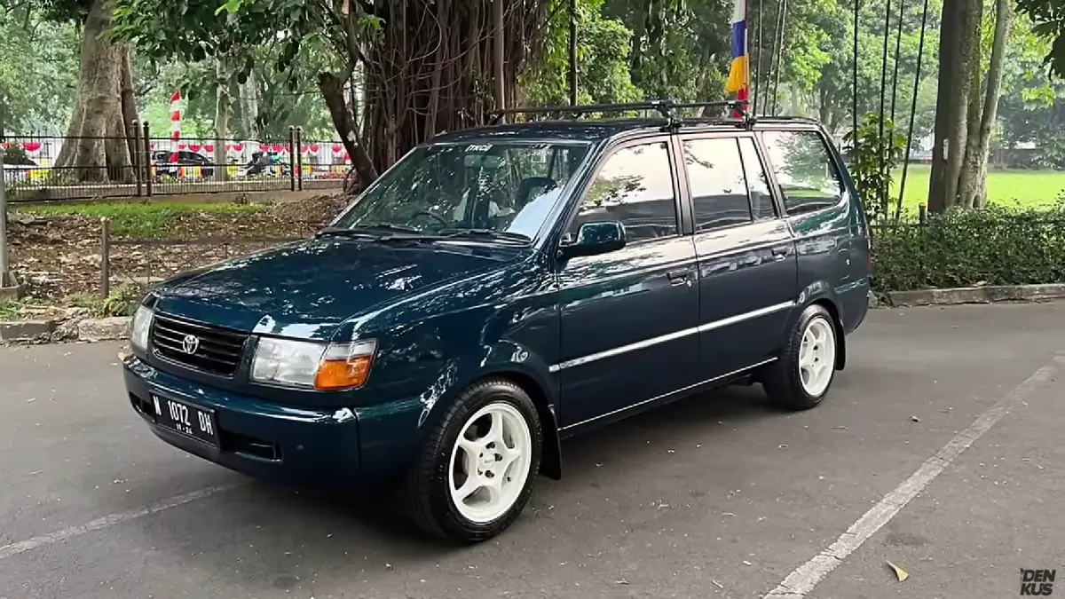 Toyota Kijang Kapsul LGX 1997 matic kembali naik daun. Harga bekas melonjak karena terkenal bandel dan nyaman dipakai harian.
(screenshot youtube)