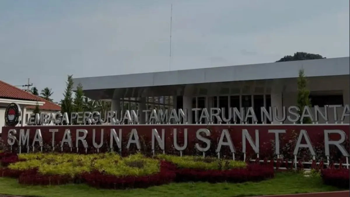 Info lengkap rincian biaya masuk SMA Taruna Nusantara jalur beasiswa, iuran sekolah, dan kontribusi khusus. Cek komponen operasionalnya di sini! (Pinterest)