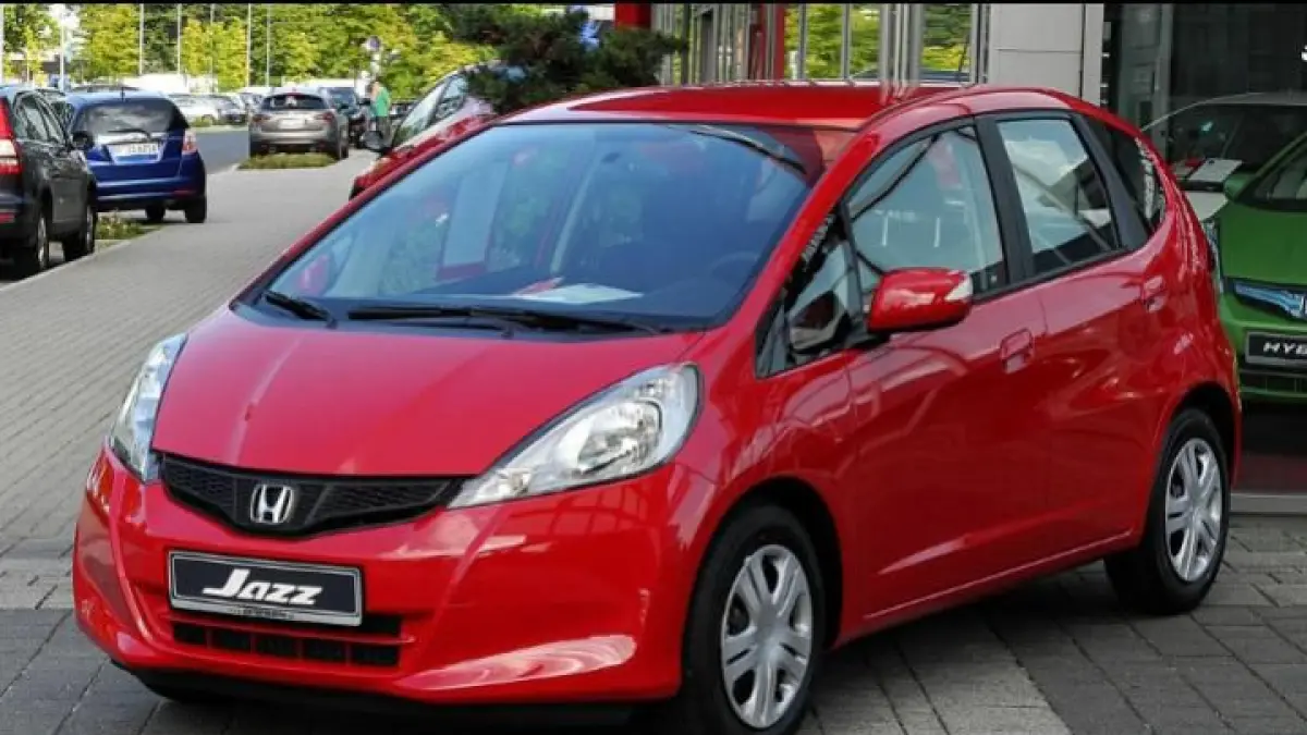 Mobil 50 jutaan masih banyak diminati karena murah, irit, dan cocok digunakan untuk kebutuhan harian keluarga.