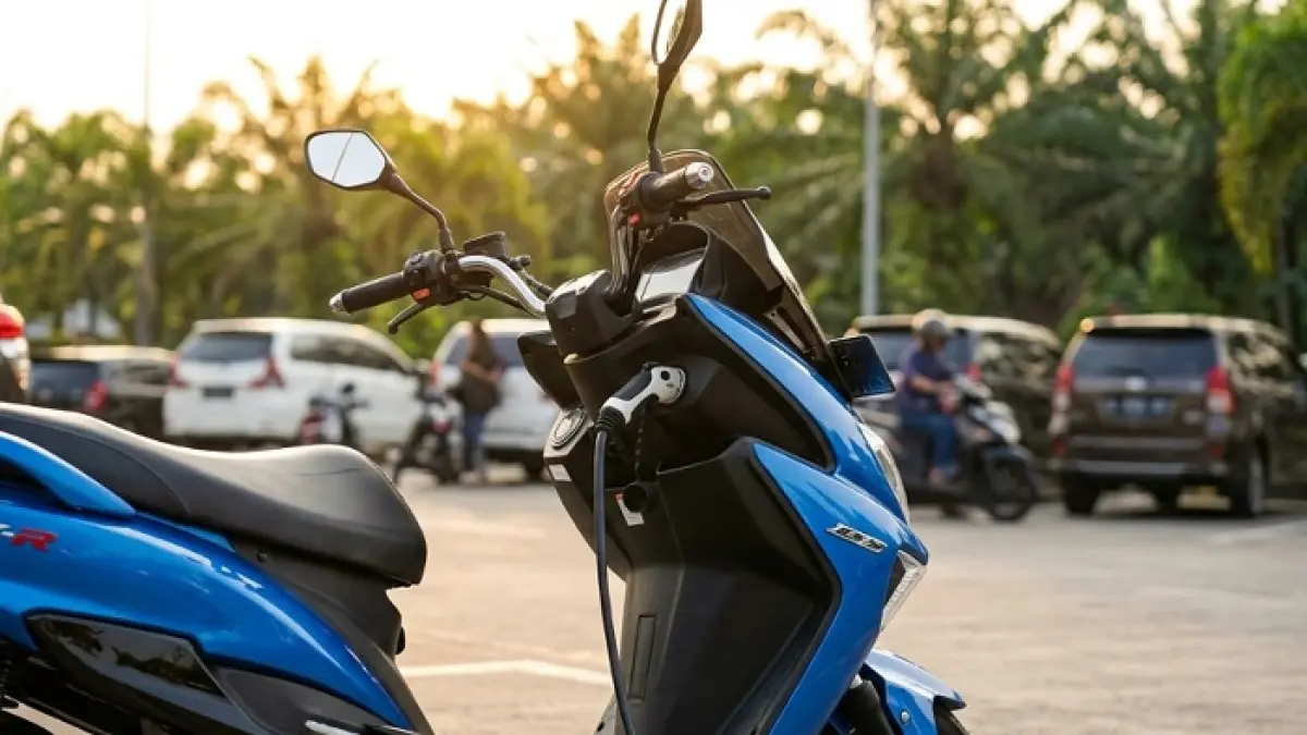 Perjalanan motor listrik menuju PLN Karawang viral usai rider menembus Pantura, hujan, dan jalan rusak saat touring lintas kota. (Pinterest)