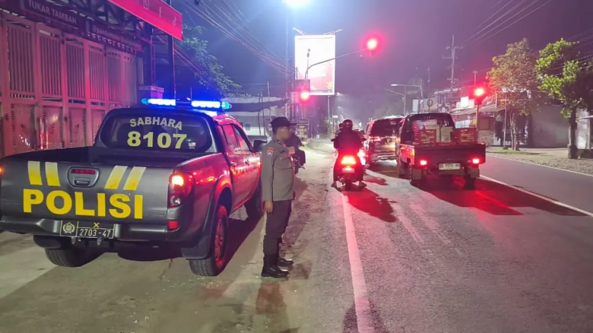 ‎POLSEK SANANKULON UNTUK RADAR PENATARAN - SIAGA: Pihak kepolisian lakukan patroli malam untuk cegah kriminalitas dan jaga kamtibmas.