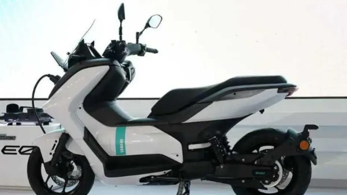 Yamaha E01 motor listrik hadir dengan desain modern, performa halus, dan fitur digital canggih untuk mobilitas harian.