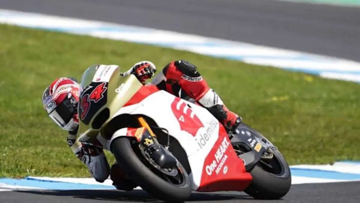 Honda Team Asia dikritik usai motor Veda Ega bermasalah di Moto3 Catalunya 2026. Hiroshi Aoyama jadi sorotan paddock.(pinterest)