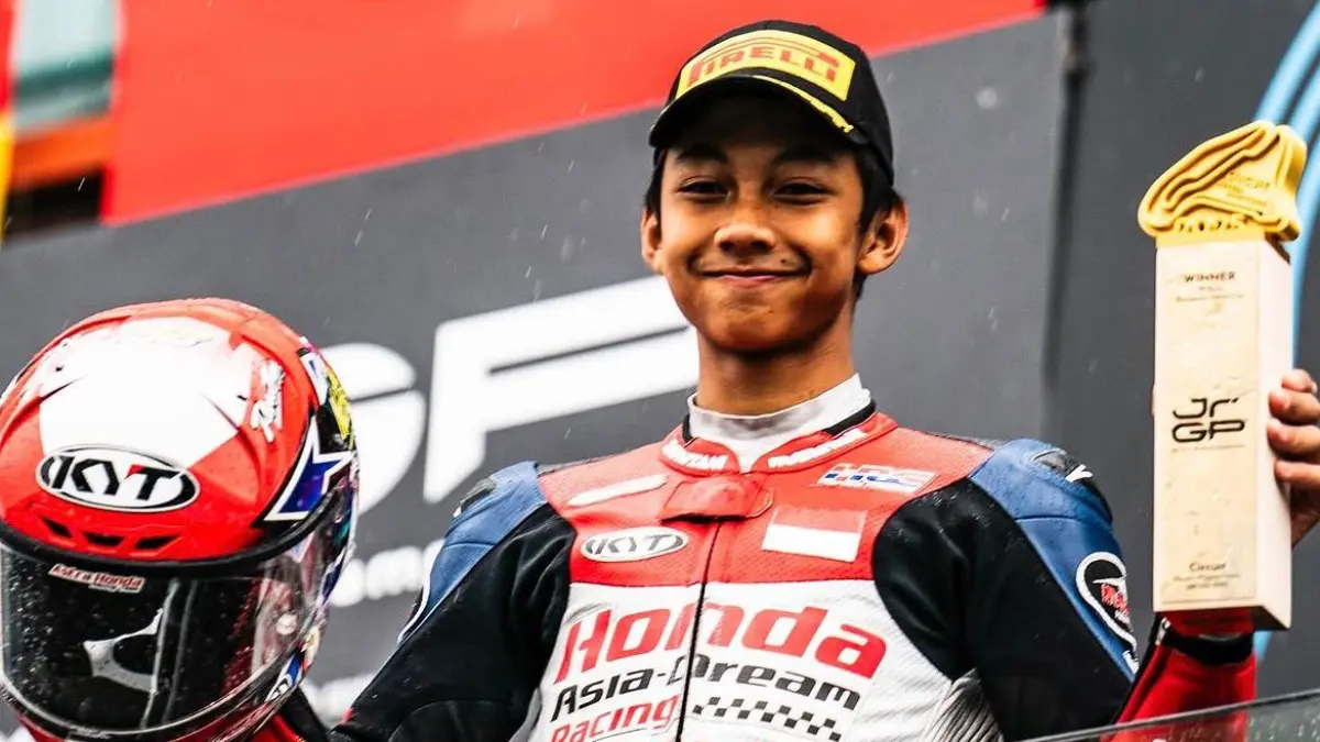 Kiandra Ramadipa mencuri perhatian di European Talent Cup 2025 usai menang di Prancis dan membuka peluang menuju Moto3 serta MotoGP.
