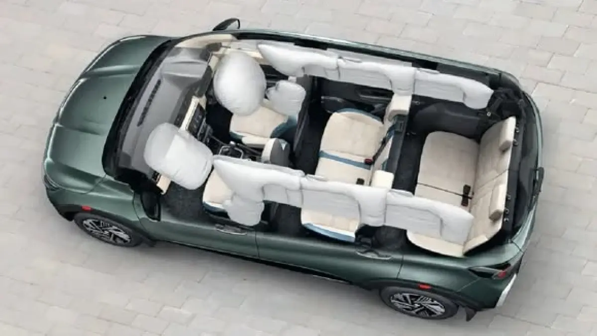 Nissan Gravite 2026 siap tantang Toyota Avanza lewat desain modern, fitur lengkap, dan harga kompetitif di segmen low MPV. (Pinterest. com)