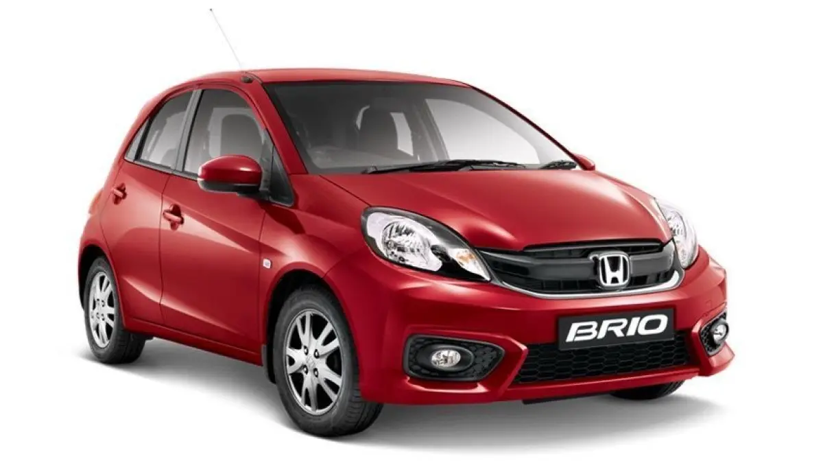 Daftar mobil pajak murah 2025 mulai Honda Brio, Ayla, Agya hingga Avanza dengan tarif pajak tahunan terjangkau.