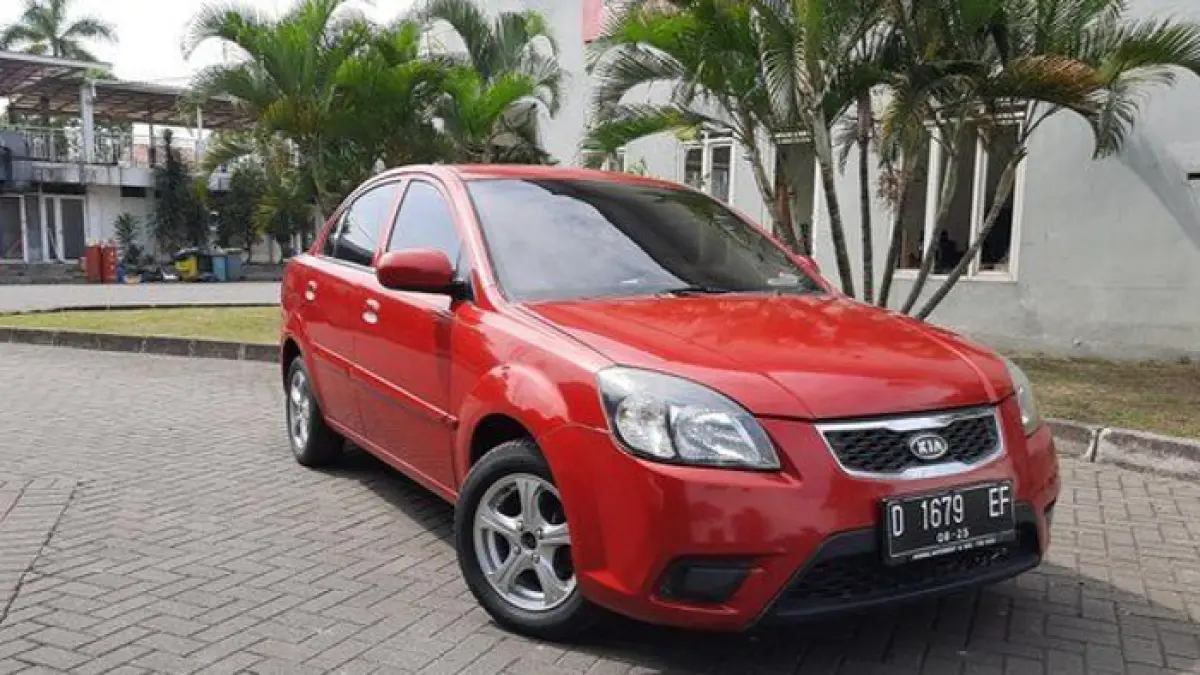 LCGC bekas terbaik 2025: 5 mobil irit, murah perawatan, dan cocok harian seperti Ayla, Agya, Brio, hingga Datsun Go+.(Pinterest)