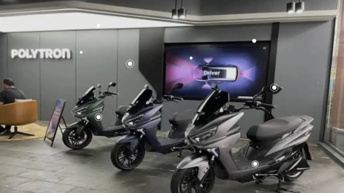Motor listrik Uwinfly M135H hadir dengan jarak tempuh 180 km, fast charging, top speed 105 km/jam dan harga Rp21 jutaan.
