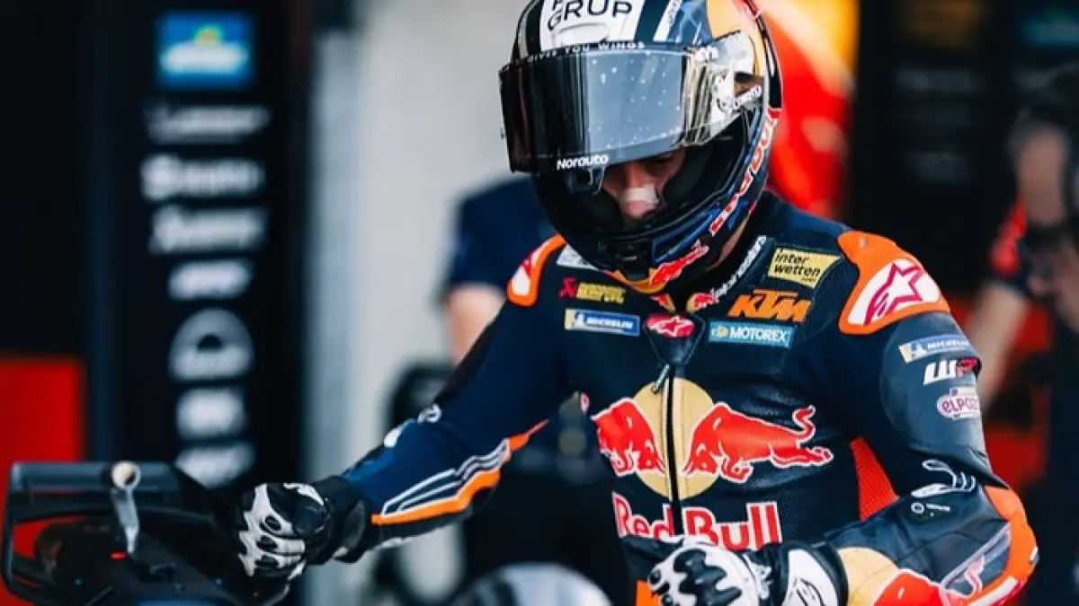 Pedro Acosta ungkap penyebab tabrakan dengan Alex Marquez di MotoGP Katalunya 2026 akibat masalah kelistrikan KTM. (Pinterest)