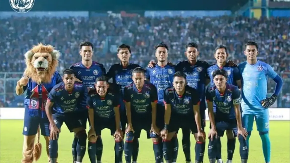 Arema FC 2026/2027 dirumorkan melepas empat pemain dan merekrut tiga nama baru. Simak daftar lengkapnya di sini. (PINTEREST)