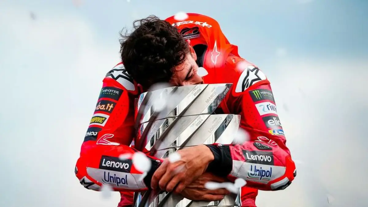 Era Ducati resmi runtuh di MotoGP 2026? Terungkap alasan Marc Marquez disebut pemicu krisis pengembangan motor yang bikin Pecco Bagnaia frustrasi. Selengkapnya!(Pinterest)