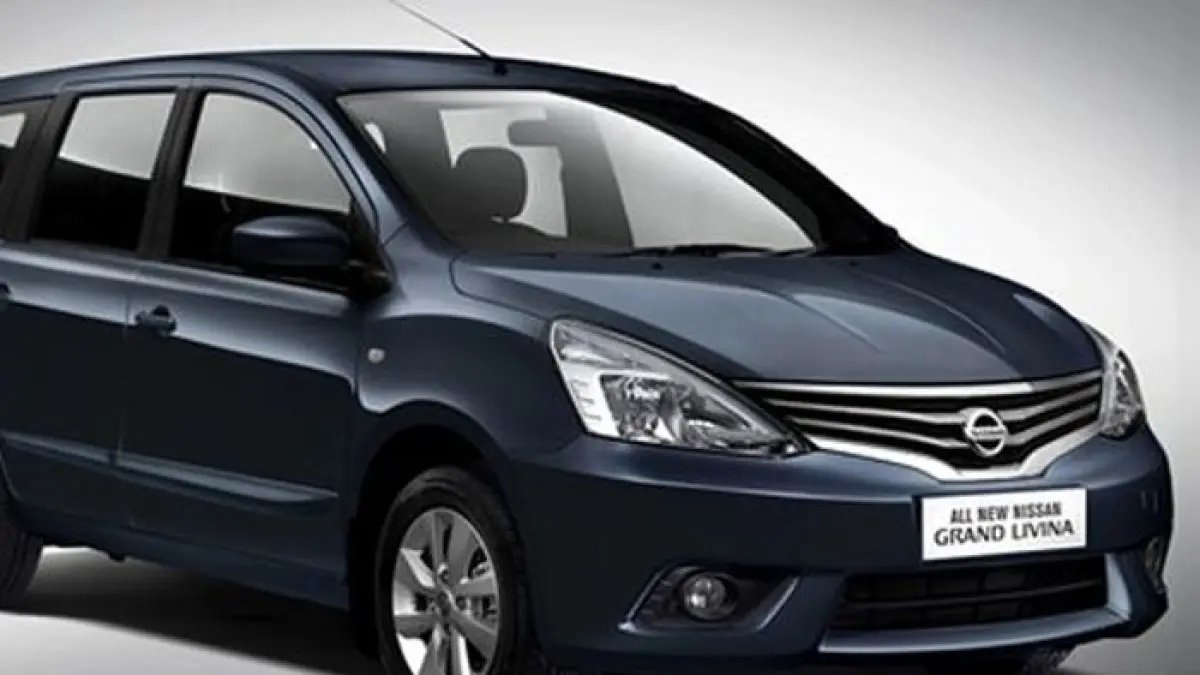 Harga Nissan Grand Livina matic 2013 kini cuma Rp95 jutaan, sudah CVT, interior mulus, pajak panjang, dan cocok jadi mobil keluarga murah.(Gemini AI)