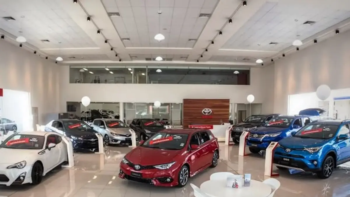 Honda Jazz 2026 hadir dengan desain futuristik, mesin hybrid, Honda Sensing, dan interior premium yang makin modern.(Gemini AI)
