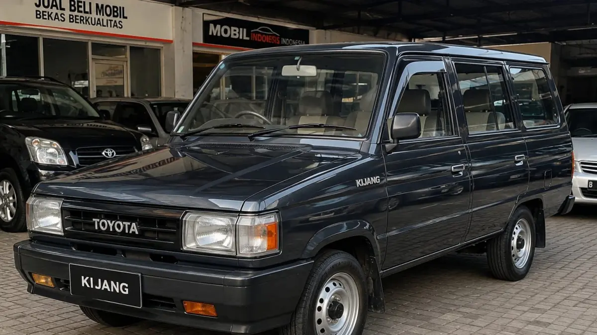 Isuzu Panther kotak masih jadi mobil diesel favorit karena mesin bandel, irit solar, dan nyaman untuk keluarga.