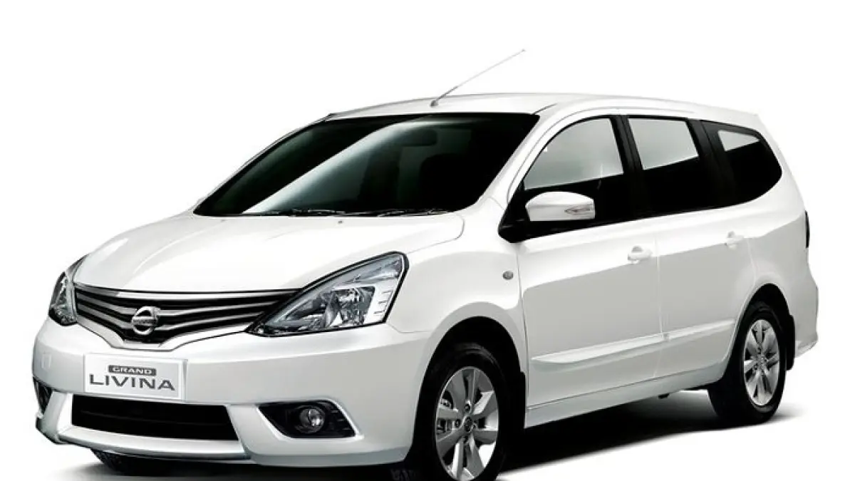 Nissan Grand Livina bekas Rp70 jutaan 2007–2012, MPV keluarga 7 penumpang, kabin luas, mesin 1.5L irit dan nyaman.(Gemini AI)