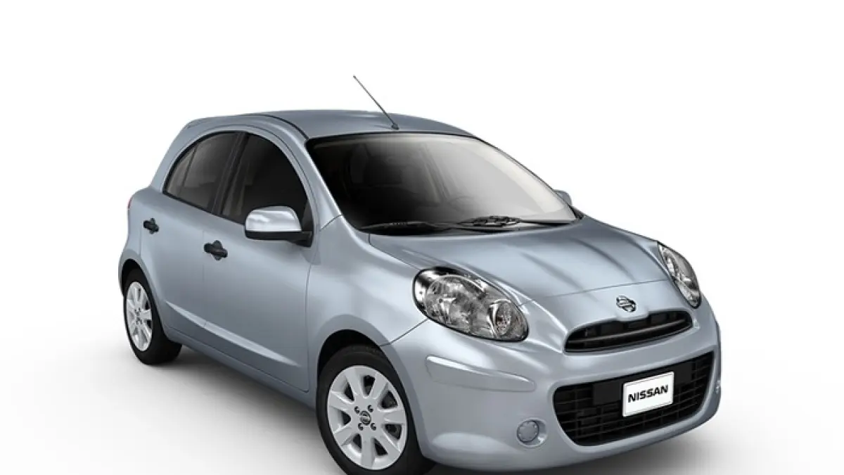 Nissan March 2013 bekas masih diburu karena irit hingga 21 km per liter, stabil di tol, dan harga bekas mulai Rp60 jutaan.(Gemini AI)