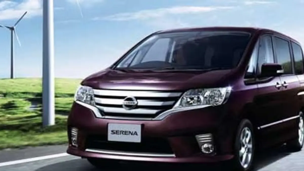Nissan Serena HWS 2014 jadi mobil bekas paling worth it 2026. Harga Rp115 juta sudah captain seat, pintu otomatis, dan kabin super lega.(Gemini AI)
