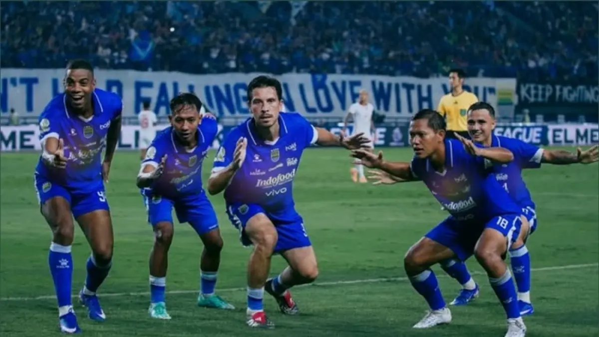 Pemain baru Persib Bandung 2026/2027 dirumorkan mencakup Rizky Ridho, Witan, Joey Pelupessy hingga Felipe Coutinho. Simak daftarnya.