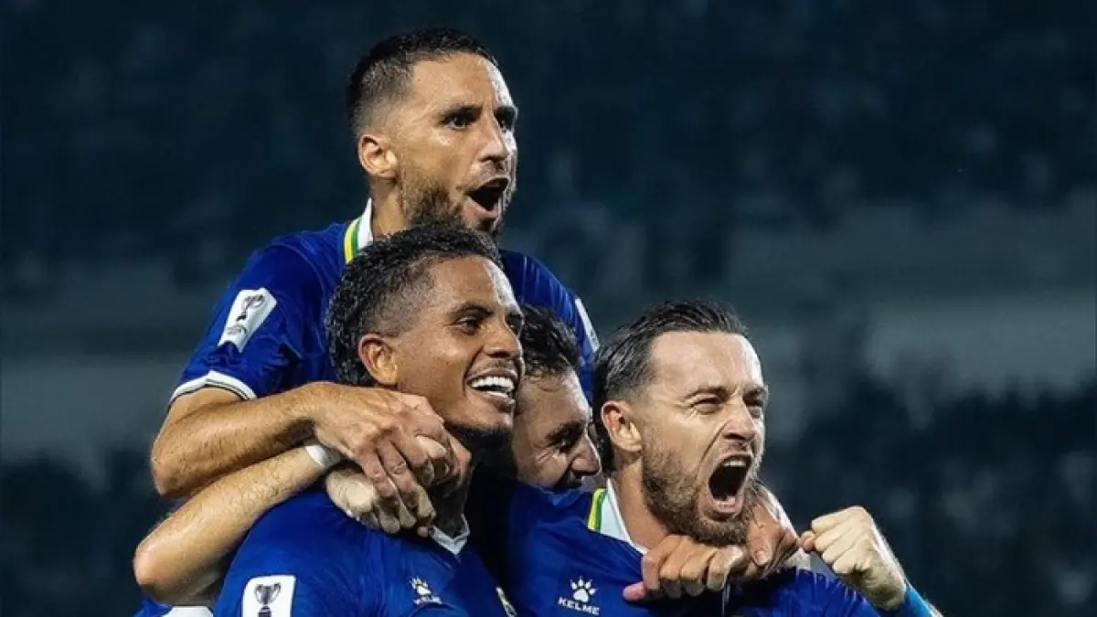 Rumor transfer Persib Bandung 2026/2027 memunculkan nama Rizky Ridho, Witan, Joey Pelupessy hingga Felipe Coutinho. Simak daftarnya. (PINTEREST)
