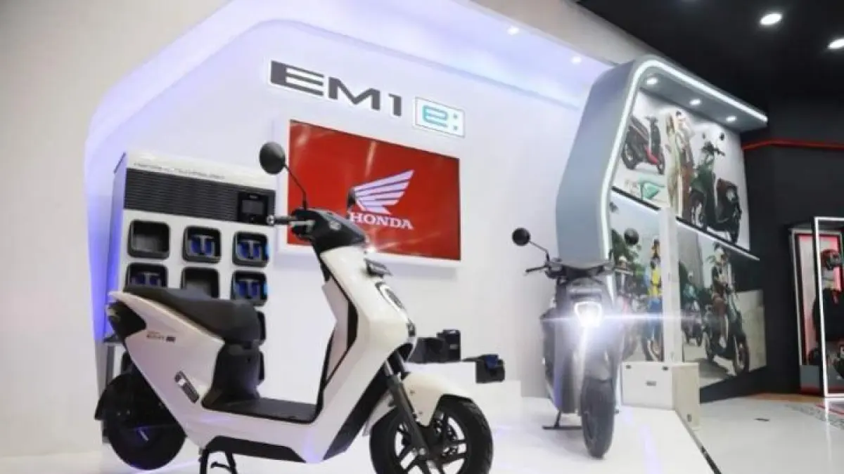 Honda EM1 Electric hadir dengan efisiensi tinggi, desain modern, dan kenyamanan premium untuk motor listrik harian di Indonesia.
