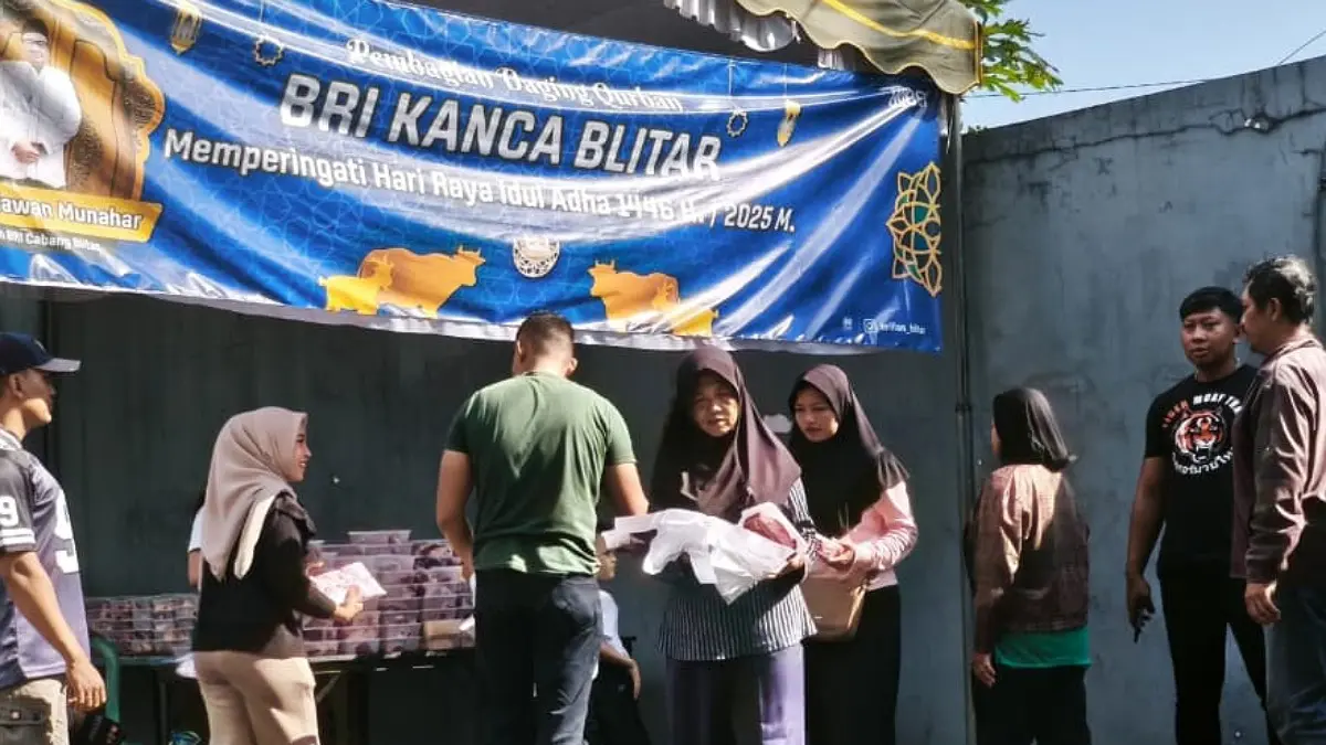 BRI Branch Office Blitar salurkan 23 hewan kurban pada Idul Adha 2026 untuk masyarakat dan kaum dhuafa di Blitar.(DOK. BRI)