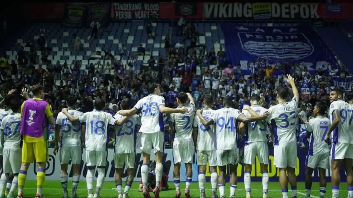Bursa transfer Persib Bandung memanas usai juara Liga 1, Dominik Livakovic hingga Alex Martins masuk radar Maung Bandung. (Pinterest. com)