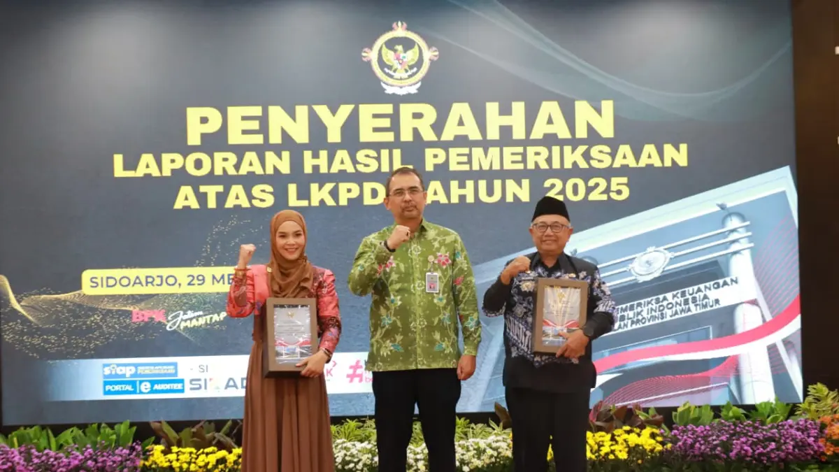 Bupati Blitar, Rijanto saat menerima Opini WTP dari BPK RI untuk yang ke-10 kali berturut-turut atas LKPD Tahun Anggaran 2025.