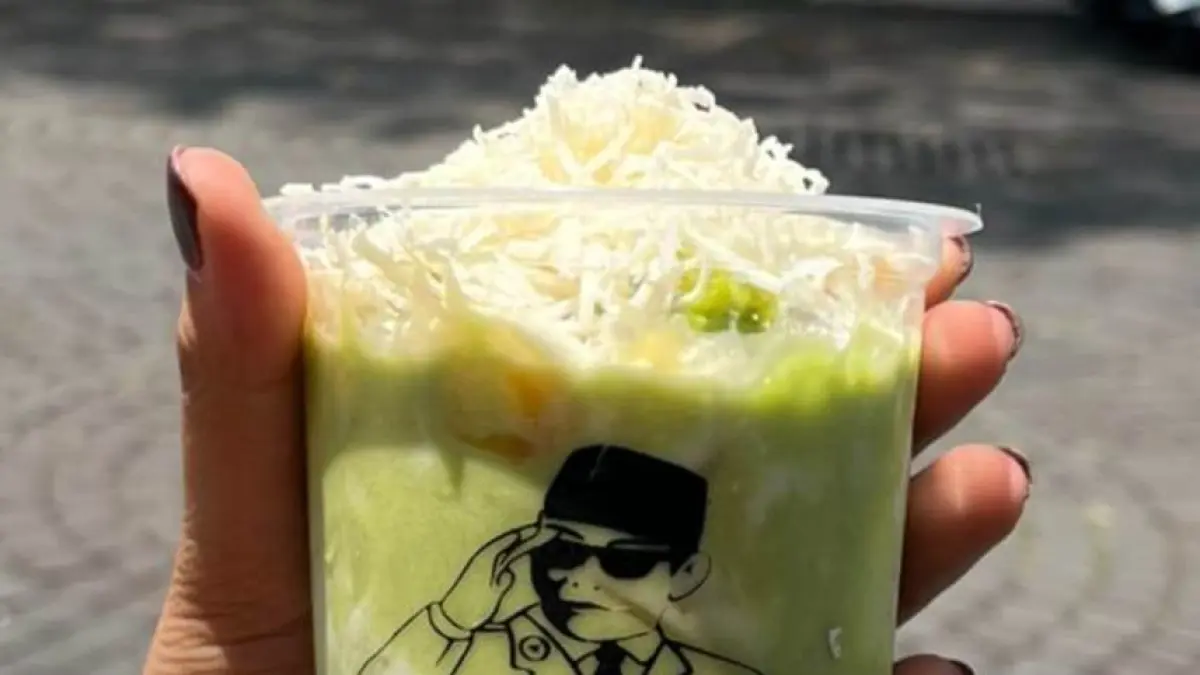 Es Teler Proklamator siap disruput saat cuaca panas. 