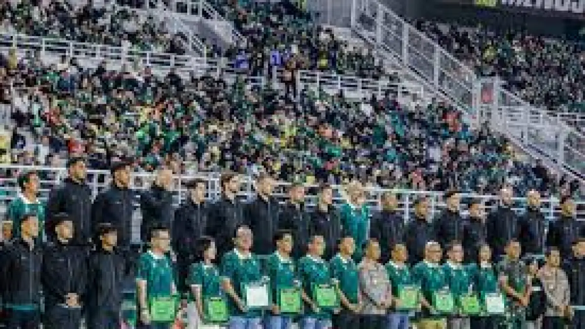 Bursa Transfer Persebaya musim 2026/2027 makin panas! Bajul Ijo membidik 7 pemain bintang dengan nilai fantastis. Simak daftar pemain incaran di sini.(Google)