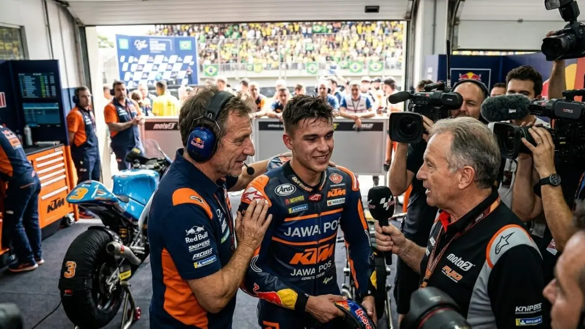 Rookie Moto3 terbaik 2026 mencuri perhatian berkat mental juara dan performa konsisten yang mengingatkan pada legenda MotoGP.