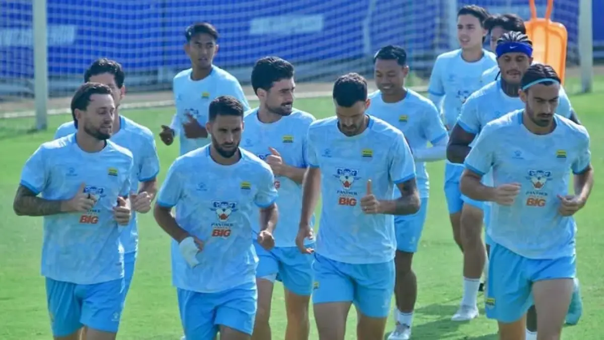 Simak daftar pemain baru Persib 2026/2027! Dari Roberto Firmino hingga Jesse Lingard masuk radar. Intip siapa saja yang akan merapat ke Maung Bandung!(Pinterest)