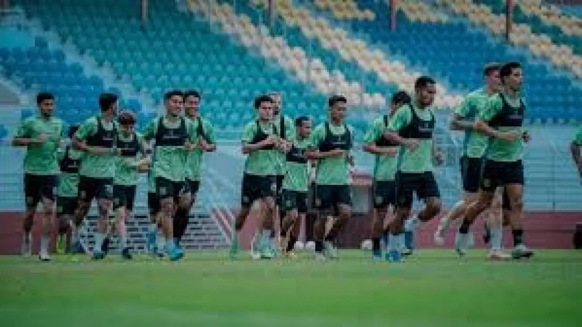 Simak update terkini skuad Persebaya Surabaya untuk musim 2026/2027. Dari pemain kunci yang bertahan hingga rumor rekrutan anyar, cek daftarnya di sini.(Pinterest)
