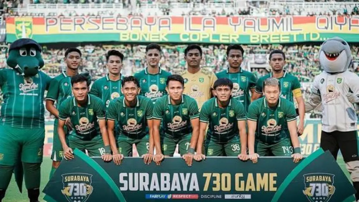 Update berita transfer Persebaya: Alex Martin resmi bergabung, Yuran Fernandez segera merapat. Bajul Ijo siap rebut gelar juara musim depan!(Pinterest)