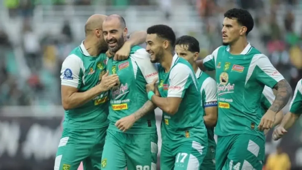Update Transfer Persebaya Surabaya terbaru jelang Super League 2026-2027. Simak rumor pemain incaran dan perombakan besar skuad Bajul Ijo di sini!(Pinterest)